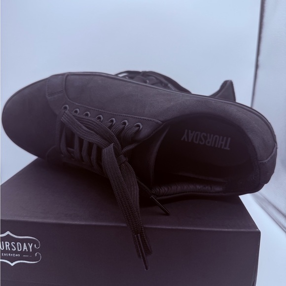 Thursday Boot Company Black Sneakers Matte Womens Size 10 Lightly Used - Picture 10 of 10